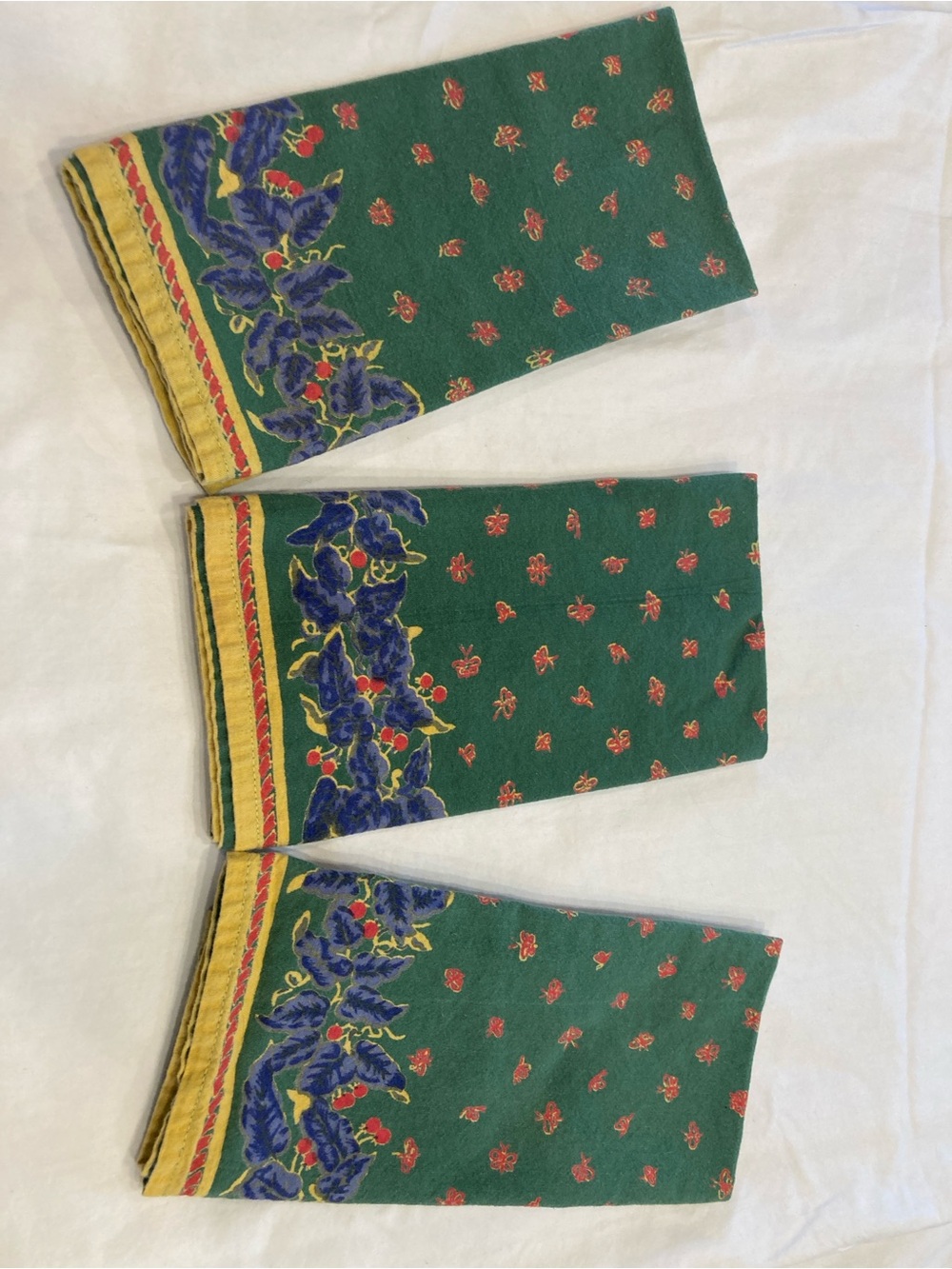 INDIAN COTTON Green Floral Border Napkins - Set of 3 - Picture 3 of 5